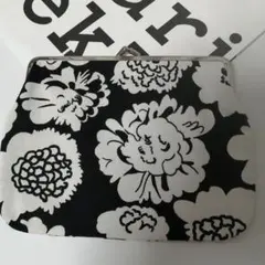 ☆新品☆　マリメッコ 　がま口ポーチ