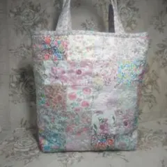 ハンドメイド、リバティのスクエアトートバッグ