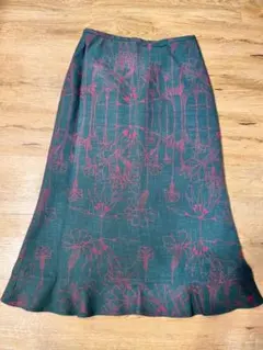 ホコモモラ　スカート