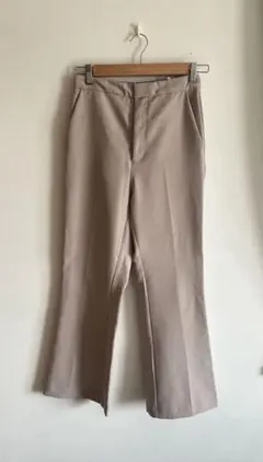 GU ベージュ フレアパンツ ゴムウエスト M