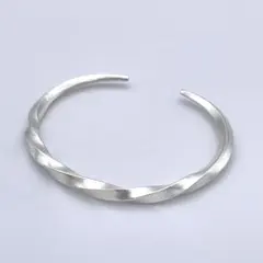 新品✨Karen Silver【ツイスト バングル】ユニセックス/ハンドメイド カレン族シルバー】ツイスト形状のシルバーバングル｜旅する雑貨
