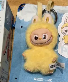 ラブブ THE MONSTER PIN FOR LOVE イニシャルP