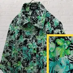 ボタニカル 花 エメラルドグリーン系 総柄シャツ 袖丈短め 黒 白 緑系 派手