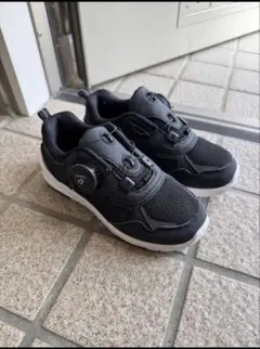 新品ブラック ダイヤル式スニーカー