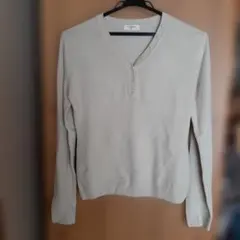 ＊L.B.C＊オフホワイトのカシミアタッチのVネックセーター＊