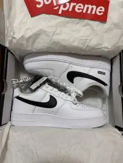 Nike Air Force 1 Supreme ホワイト/ブラック