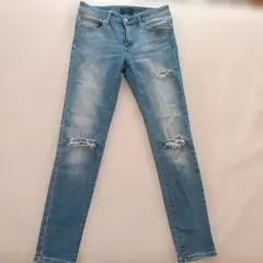 UNIQLO JEANS スキニーデニム ダメージ加工 ライトブルーのサムネイル