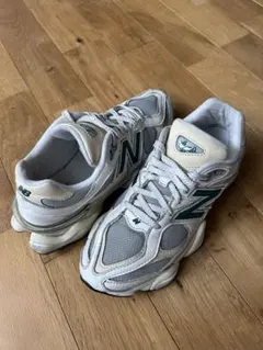 ニューバランス 9060 ホワイト/グリーン U9060ESE 24.5㎝