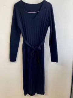 ネイビー プリーツデザイン 長袖ニットワンピース
