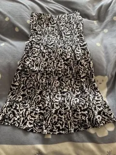 未使用　H&M 膝下スカート　形綺麗