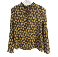★黄色系レディースブラウス　花柄　イエロー　総柄　長袖　オフィスカジュアル