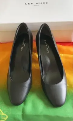LES MUES ブラックパンプス 24cm