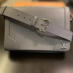 Item thumbnail for item 2f0b608f-a3e3-4502-abf6-a3f725000dd8