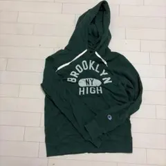 チャンピョン 緑パーカーのサムネイル