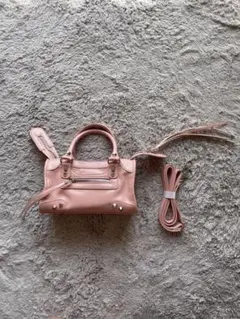 ピンク ハンドバッグ ショルダーストラップ付き