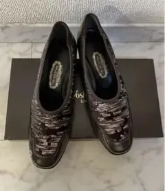 新品未使用　銀座ヨシノヤ　パンプス　ブラウン　スパンコール　フラットシューズ