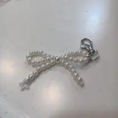 ホワイトパールリボンチャーム