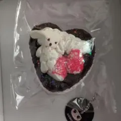 SISIBEBE ハート型うさぎいちごケーキ　スクイーズ