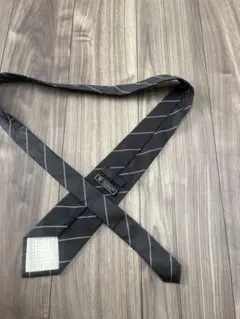 美品　青山　カルディアーネ　ネクタイ　グレー　チャコール　チェック　スリム