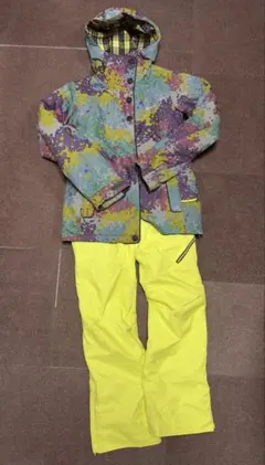 マルチカラー　スキー、スノボーウェア