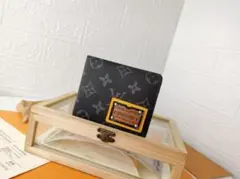 LOUIS VUITTON モノグラム エクリプス 二つ折り財布のサムネイル