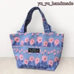 ポケット沢山のピンクの花柄トートバッグ