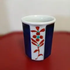 砥部焼梅山窯 面取り八角湯呑み 赤花 1客