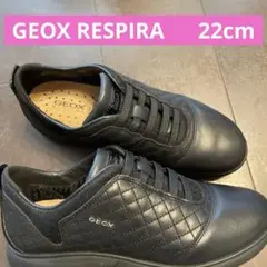 値下【未使用】ジュオックスGEOX RESPIRA スニーカー　22 イタリア製のサムネイル