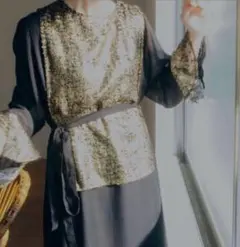 MARTE ブラックゴールド フレアスリーブドレス