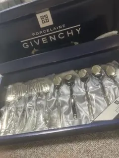 GIVENCHY スプーン フォークセットのサムネイル