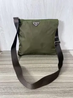 PRADA ショルダーバッグ　ナイロン　レザー　三角ロゴプレート　カーキ　斜め掛