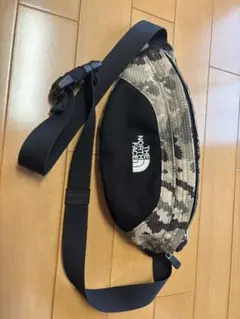 THE NORTH FACE カモフラージュ ショルダーバッグ