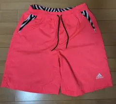 adidas 蛍光ピンク ショートパンツ