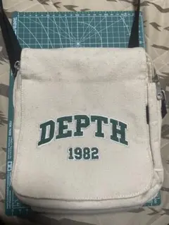 WEGO DEPTH 1982 キャンバス ショルダーバッグのサムネイル
