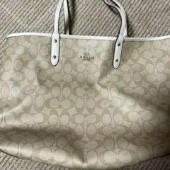 ベージュ トートバッグ