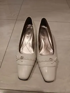 re.public ホワイトパンプス 23.5cm