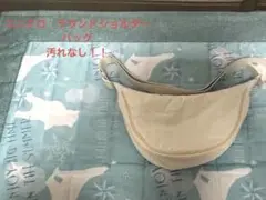 ユニクロ　ラウンドショルダーバッグ
