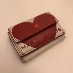 HB002 マークジェイコブス MARC JACOBSミニ財布　三つ折り　ハート
