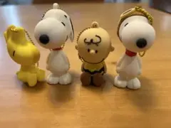 PEANUTS スヌーピー チャーリーブラウン キーホルダー 4点セット