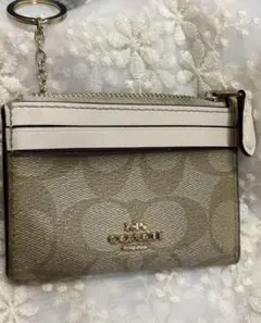 COACH ロゴ入り定期入れ　カードケース　コインケース