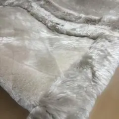 ムートンシーツ　羊毛皮 ベージュ系 約140㎝×200㎝　ダブルサイズ