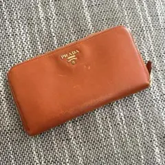 M*i様 PRADA プラダ 長財布 ラウンドファスナー オレンジ