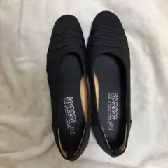 黒 ストレッチ素材 フラットシューズ