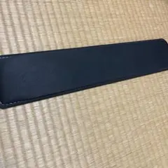 黒いレザーパームレスト