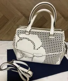 フィオレッリハンドバッグ　2フェイス2ウェイ　パンチングデザイン　白