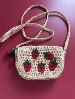 ZARA いちごモチーフ 編み込みポシェット キッズ　ポーチ