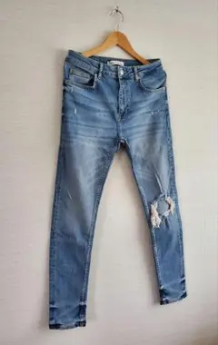 ZARAダメージスキニーデニムパンツ☆デニムパンツ☆おしゃれ☆ZARA☆大人気☆