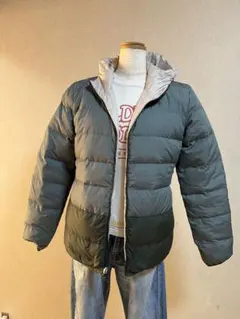 NIKE 未使用　リバーシブルダウンジャケット　 グリーンのツートンとベージュ