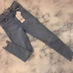 zara シームレススキニーレッグ