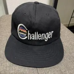 Challenger 刺繍ロゴ ブラックキャップ